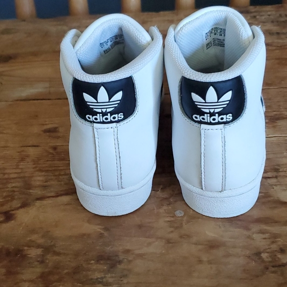 Adidas Pro Model GS 4.5Y - Picture 2 of 3